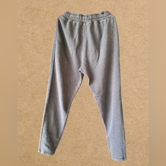 Women Puma Gray Jogger Pants with
Elastic Waistband Drawstrings. Size Medium. - Picture 2 of 6